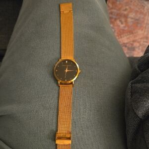 Elegant Gold Mesh Women's Watch